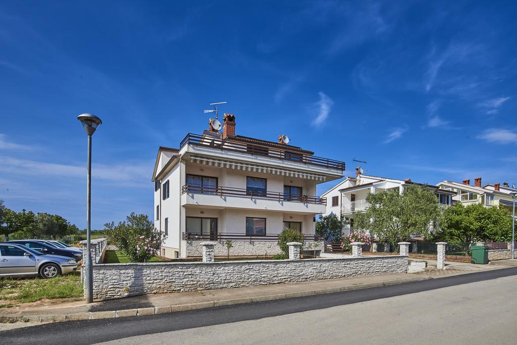 Lovely Roses Appartement Umag Buitenkant foto