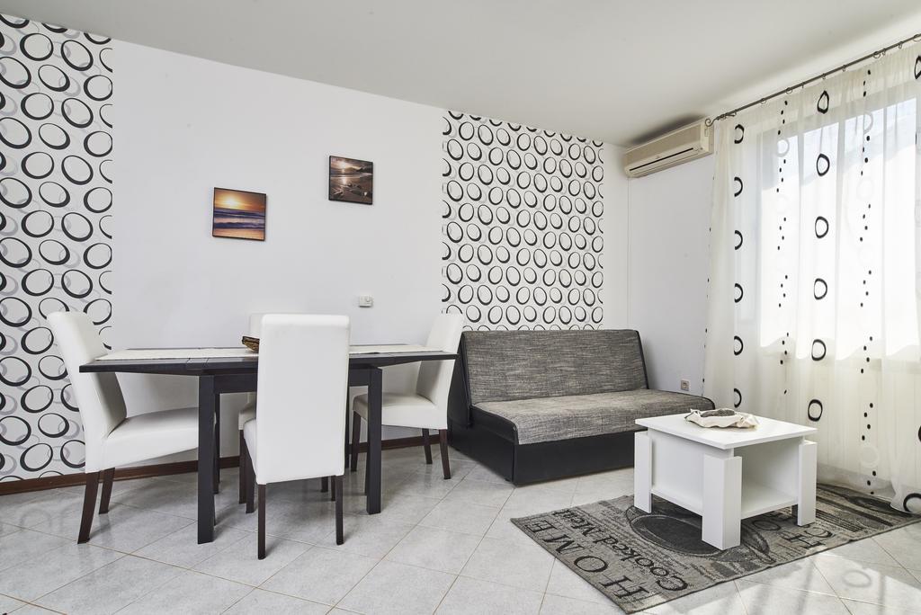 Lovely Roses Appartement Umag Buitenkant foto
