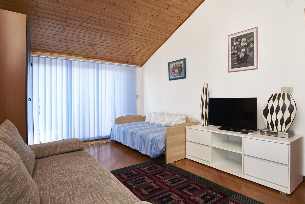 Lovely Roses Appartement Umag Buitenkant foto
