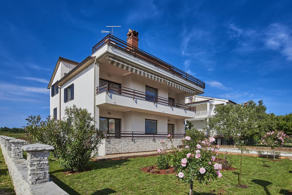 Lovely Roses Appartement Umag Buitenkant foto