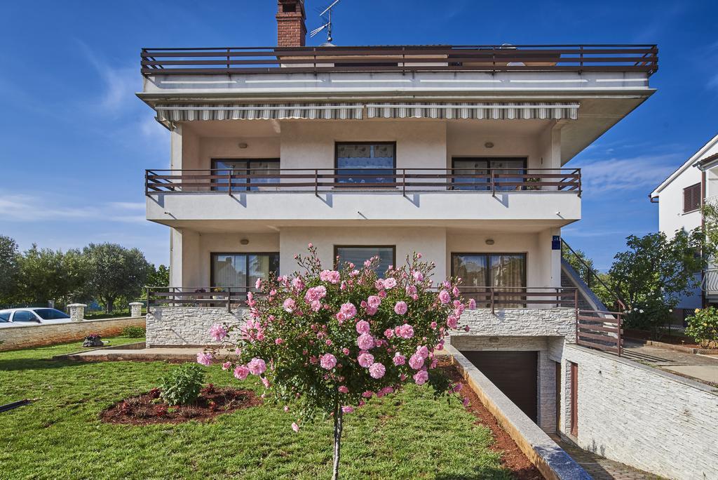 Lovely Roses Appartement Umag Buitenkant foto