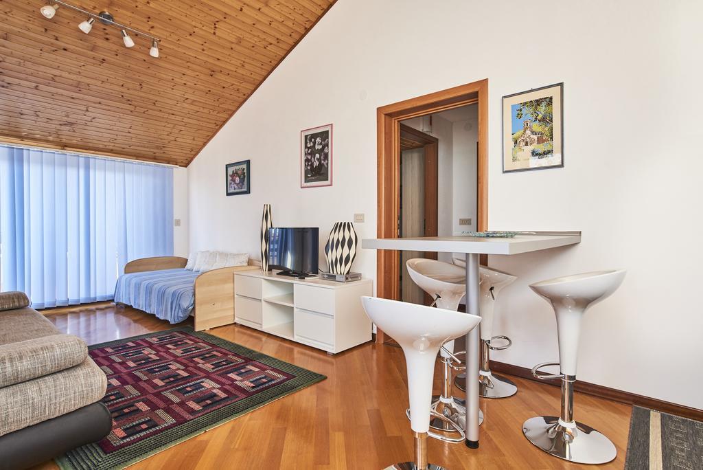 Lovely Roses Appartement Umag Buitenkant foto